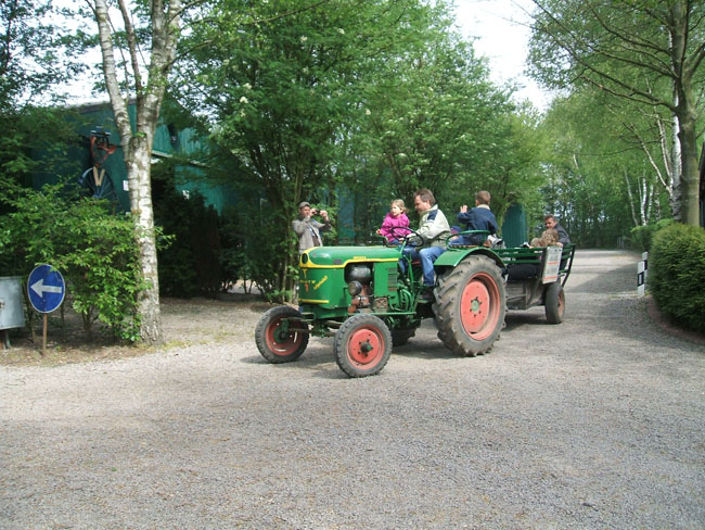 Trecker auf der Freizeitanlage Pauenhof